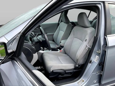 Used 2017 Honda Accord LX image 23