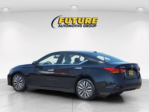 Certified 2023 Nissan Altima 2.5 SV FWD image 7