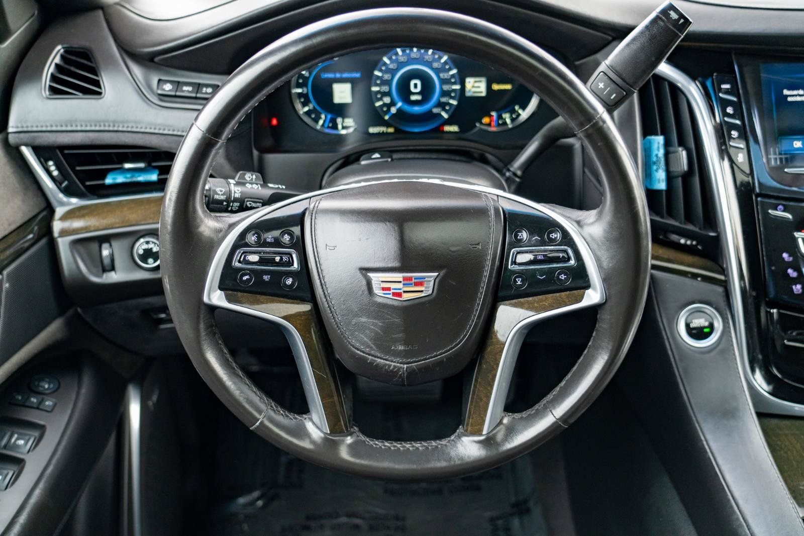 Used 2017 Cadillac Escalade Platinum AWD/4WD image 22