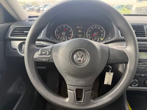 Used 2013 Volkswagen Passat 2.5 S FWD image 15