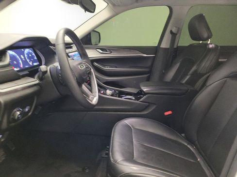 Used 2023 Jeep Grand Cherokee L Limited RWD image 17