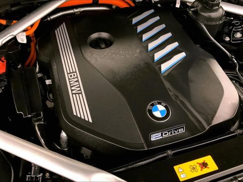 Certified 2023 BMW X5 xDrive45e w/ Executive Package image 31