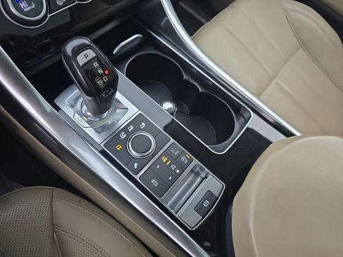 Used 2016 Land Rover Range Rover Sport HSE image 27