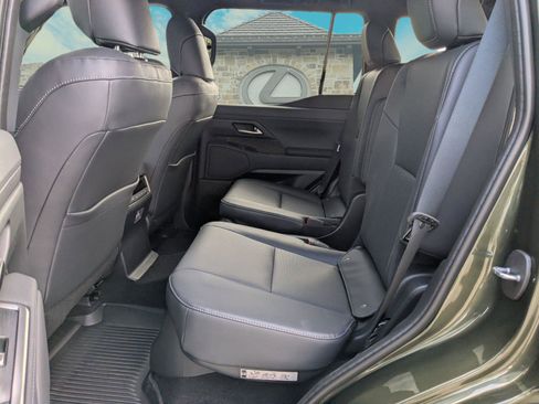Used 2026 Lexus GX 550 w/ Accessory Package (2T) image 18