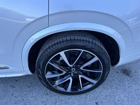 Certified 2024 Volvo XC90 B6 Plus w/ Protection Package Premier image 11