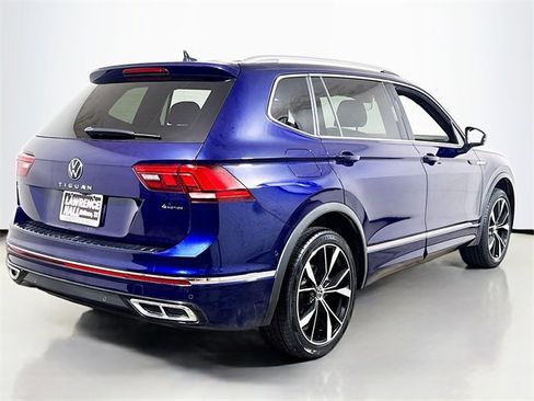 Used 2023 Volkswagen Tiguan SEL R-Line image 4