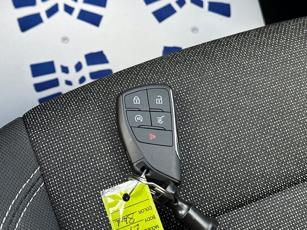 Used 2025 Chevrolet Traverse LT w/ LPO, Floor Liner Package FWD image 28