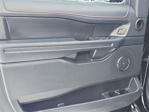 Used 2023 Ford Expedition Max Limited image 6