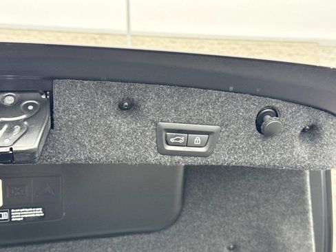 Used 2013 BMW M5 RWD image 38