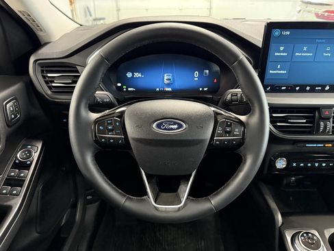Used 2025 Ford Escape Platinum w/ Premium Technology Package image 13