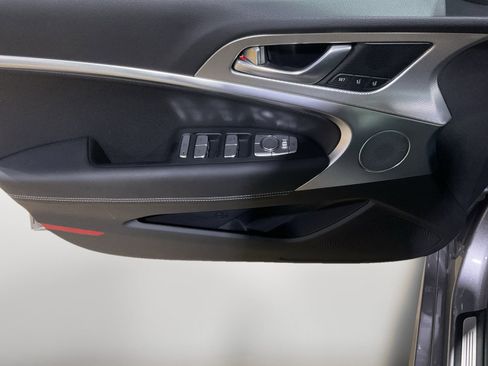 Used 2026 Genesis G70 2.5T Prestige image 9