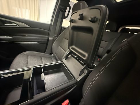 Certified 2025 Chevrolet Traverse LT w/ Sun and Wheel Package image 41