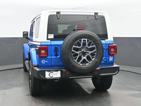 New 2026 Jeep Wrangler Unlimited Sahara AWD/4WD image 5