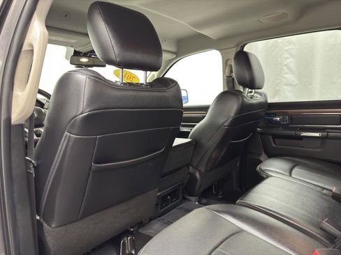 Used 2018 RAM 1500 Laramie w/ Convenience Group image 20