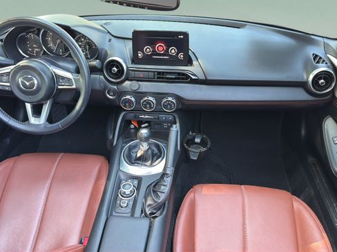 Used 2023 MAZDA MX-5 Miata Grand Touring RWD image 12