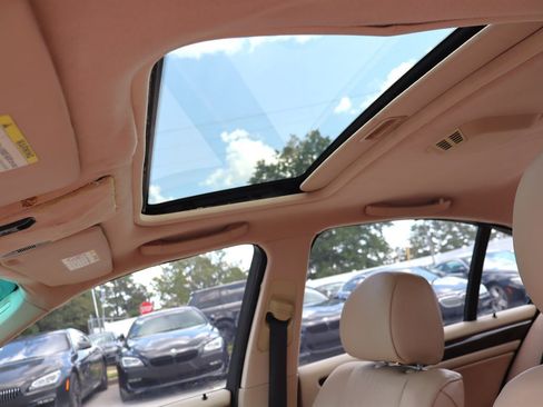 Used 2002 BMW 325i Sedan RWD image 21