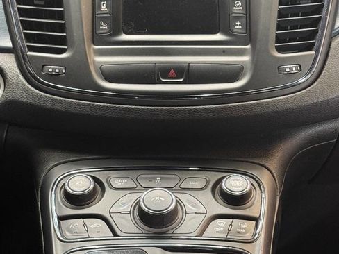 Used 2015 Chrysler 200 S FWD image 10