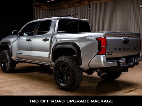Used 2025 Toyota Tacoma TRD Off-Road image 7
