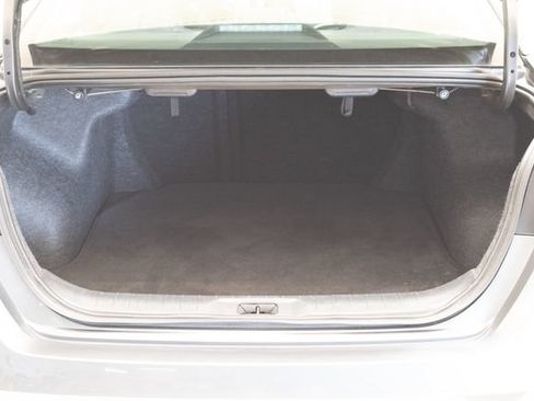 Used 2024 Nissan Altima 2.5 SV FWD image 34