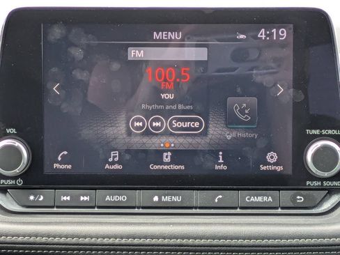 Certified 2025 Nissan Rogue SV FWD image 19