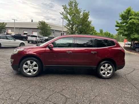 Used 2017 Chevrolet Traverse LT w/ Style and Technology Package AWD/4WD image 2