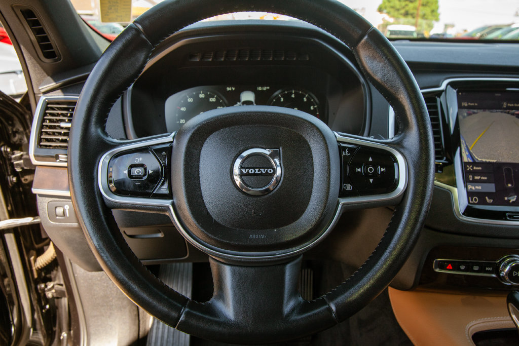 Used 2017 Volvo XC90 T6 Momentum w/ Vision Package AWD/4WD image 17