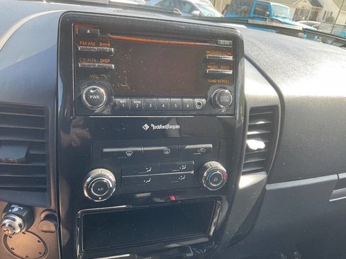 Used 2013 Nissan Titan SV w/ SV Premium Utility Pkg image 17