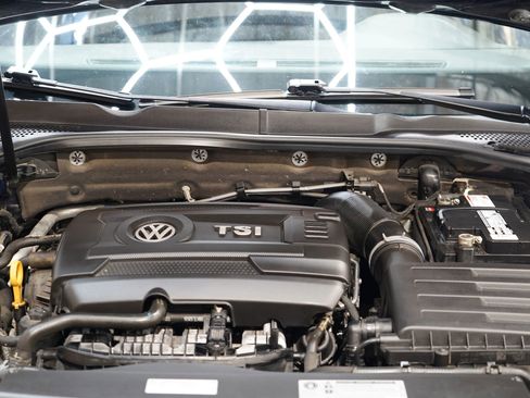 Used 2018 Volkswagen GTI SE w/ SE Leather Package image 26