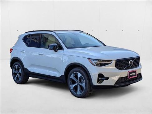 New 2026 Volvo XC40 B5 Plus w/ Protection Package Premier image 7