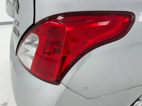 Used 2017 Nissan Versa SV w/ SV Special Edition Package image 8