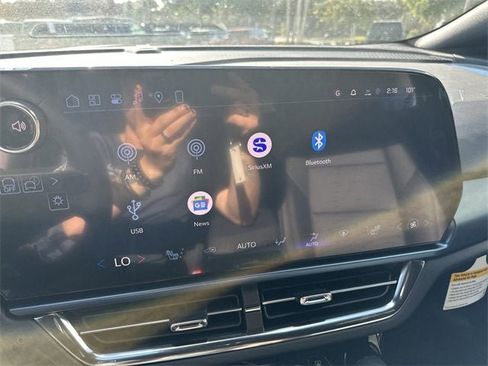 New 2026 Chevrolet Equinox EV LT image 32