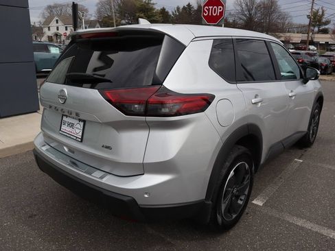 Certified 2025 Nissan Rogue SV AWD/4WD image 6