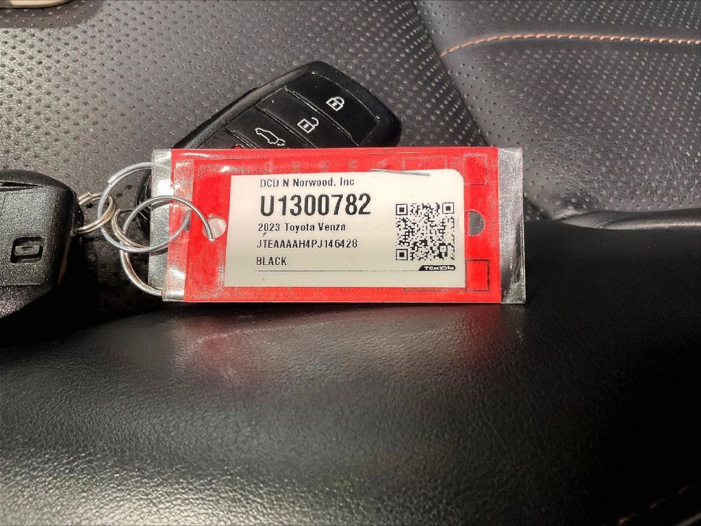 Used 2023 Toyota Venza Limited AWD/4WD image 31