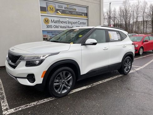 Certified 2023 Kia Seltos S w/ Navigation Package image 1
