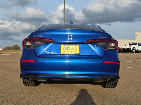 Used 2024 Honda Civic Touring image 7