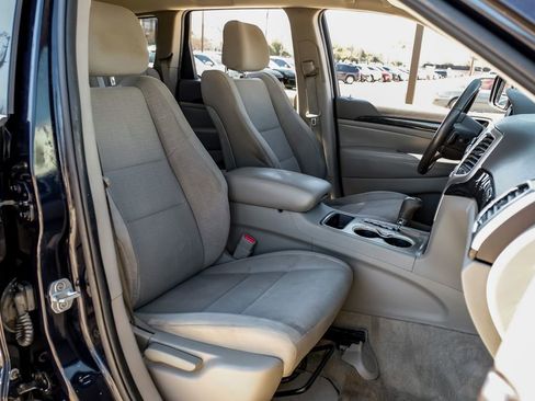 Used 2011 Jeep Grand Cherokee Laredo w/ Security & Convenience Group image 27