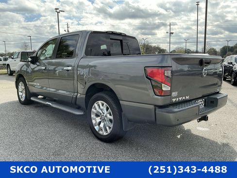 Used 2020 Nissan Titan SL w/ Moonroof Package image 3