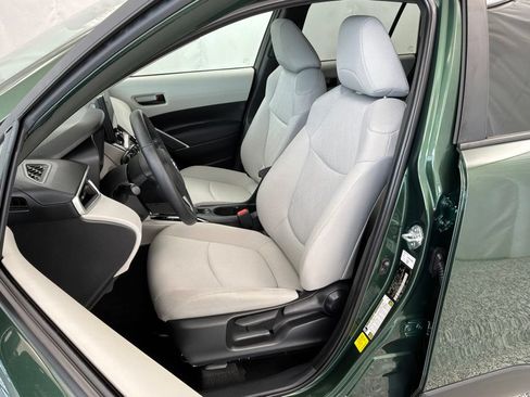 Used 2023 Toyota Corolla Cross LE AWD/4WD image 24