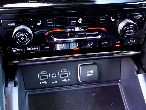 New 2025 Jeep Grand Cherokee Altitude image 13