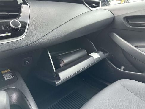 Used 2025 Toyota Corolla LE w/ LE Premium Package FWD image 18
