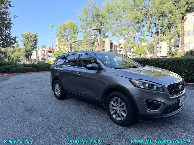 Used 2018 Kia Sorento AWD image 3