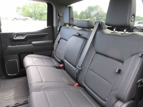 Used 2022 GMC Sierra 1500 SLT w/ SLT Premium Package AWD/4WD image 20
