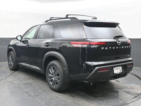 New 2025 Nissan Pathfinder SV w/ SV Premium Package image 6