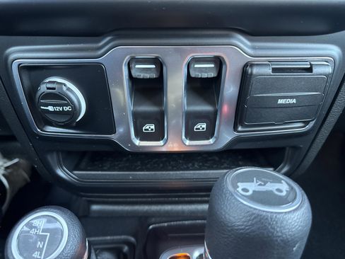 Used 2020 Jeep Wrangler Sport S image 14