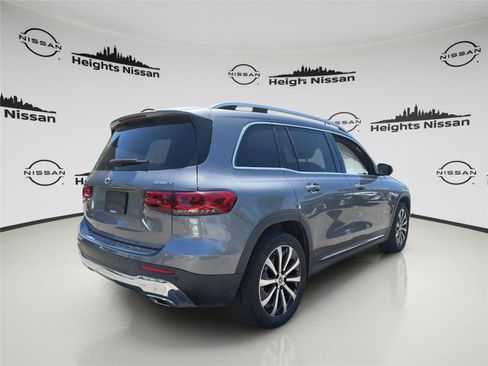 Used 2023 Mercedes-Benz GLB 250 4MATIC w/ Premium Package image 5