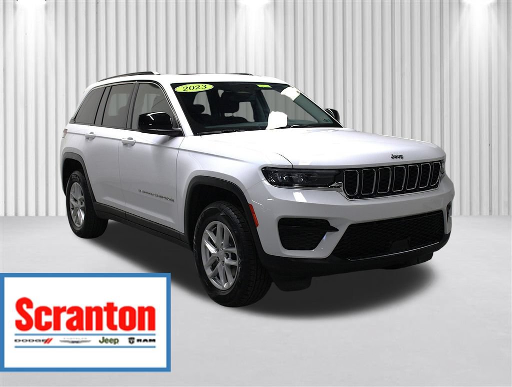 Certified 2023 Jeep Grand Cherokee Laredo X AWD/4WD image 1