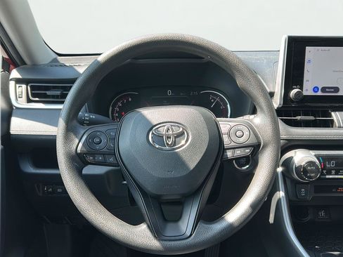 Used 2025 Toyota RAV4 XLE AWD/4WD image 16