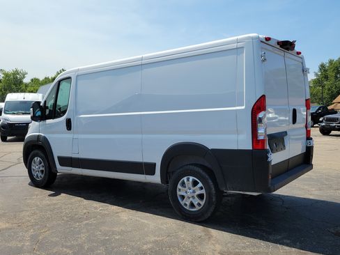 Used 2025 RAM ProMaster 2500 w/ Quick Order Package 22G SLT FWD image 3