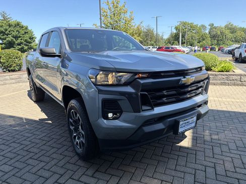 Used 2023 Chevrolet Colorado LT w/ LT Convenience Package II AWD/4WD image 7