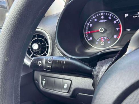 Used 2022 Kia Forte LXS image 21